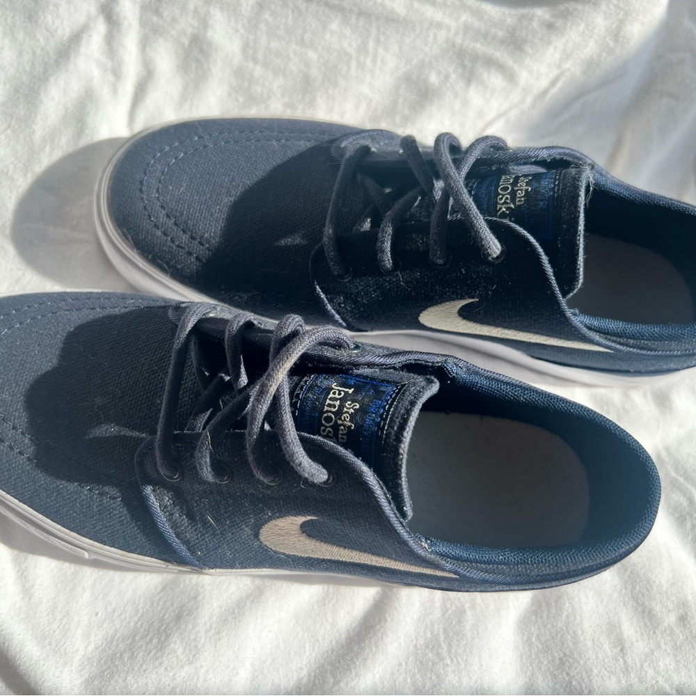Nike Dark Blue Athletic Shoes